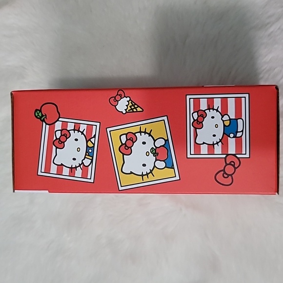 🎀 Hello Kitty Block Figure - Picture 2 of 5